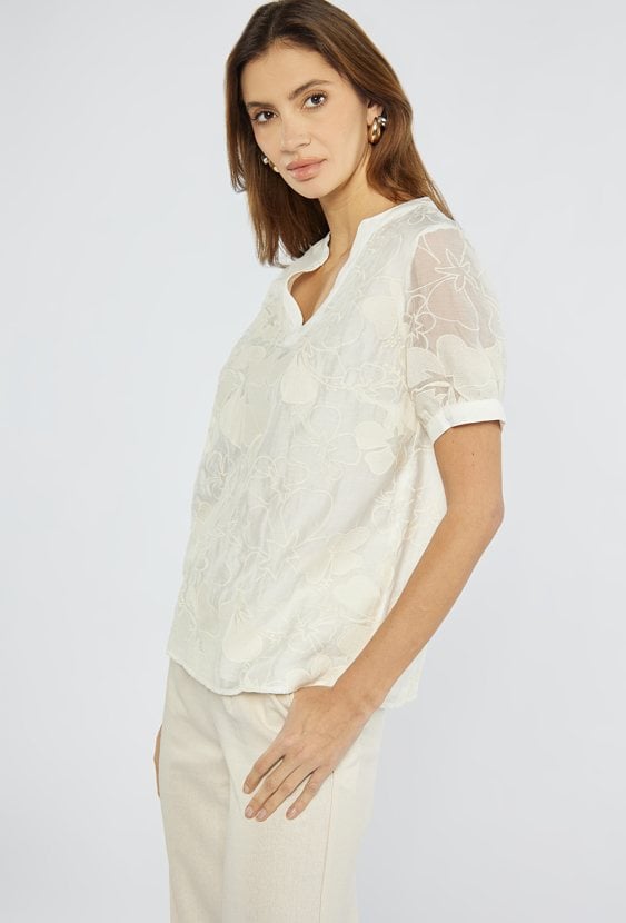 Bluzka z kwiatowym haftem