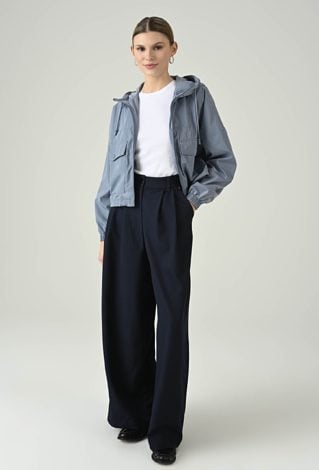 Sportowa błękitna kurtka z kapturem