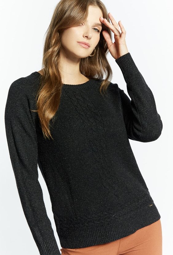 Sweter damski z warkoczowym splotem