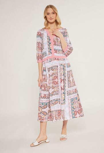 Wzorzysta sukienka midi