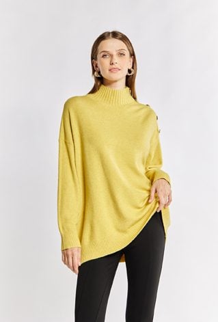 Sweter z ozdobnymi guziki