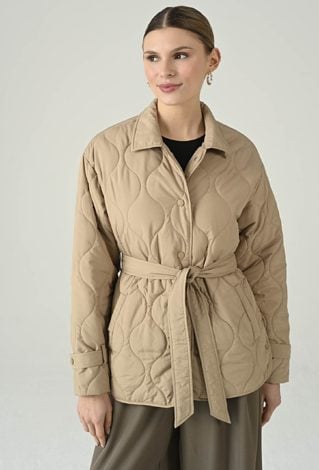 Wiosenno-jesienna kurtka z modnym pikowaniem