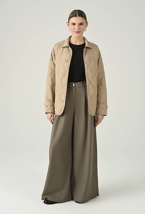 Wiosenno-jesienna kurtka z modnym pikowaniem