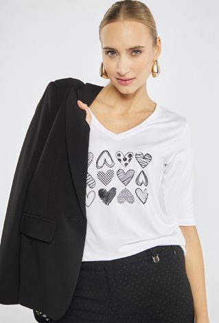 T-shirt z wzorem w serduszka