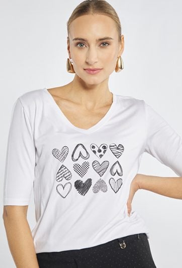 T-shirt z wzorem w serduszka