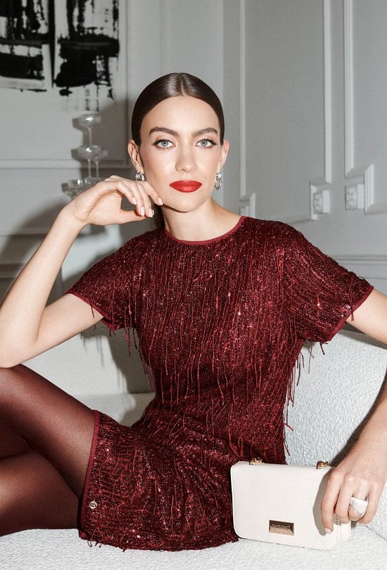 Sukienka z cekinowymi frędzlami