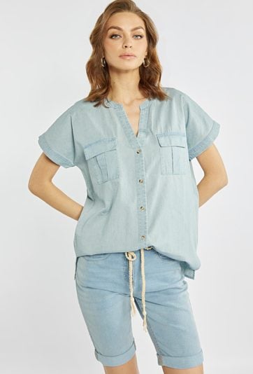 Bluzka z jasnego denimu