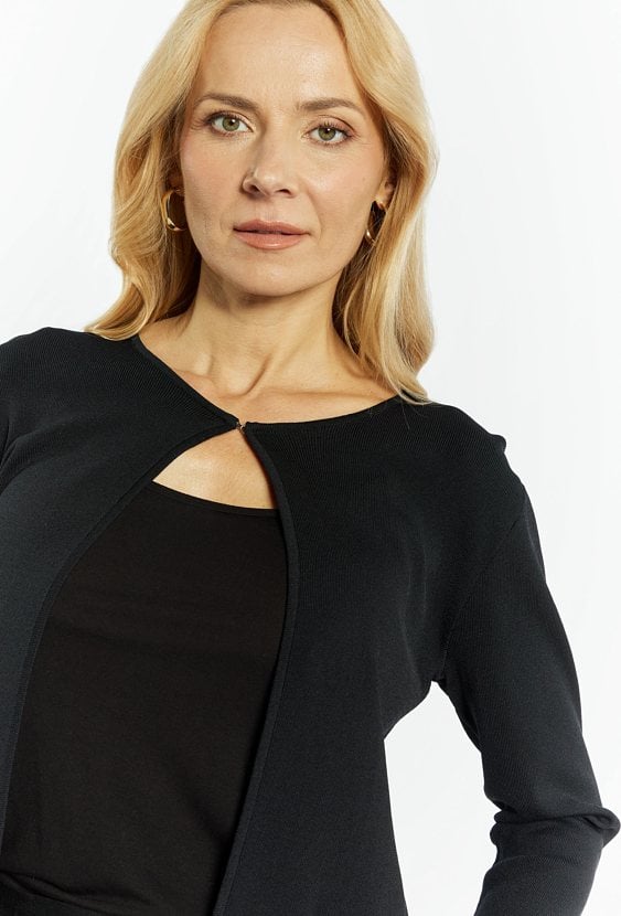 Sweter damski o krótszym kroju