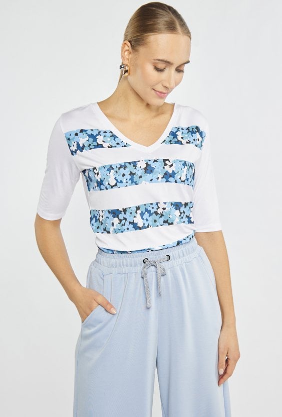 T-shirt z ornamentowym wzorem