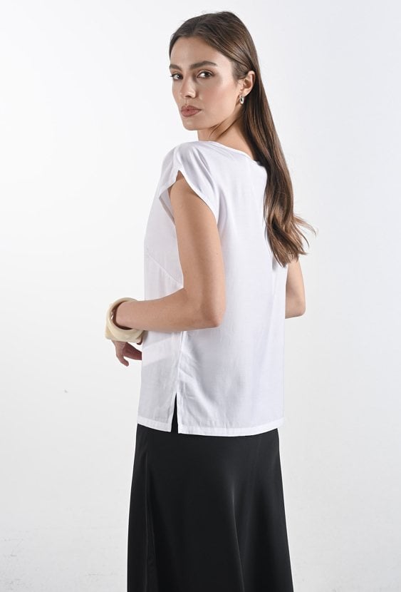 Biała bluzka z krótkim rękawem