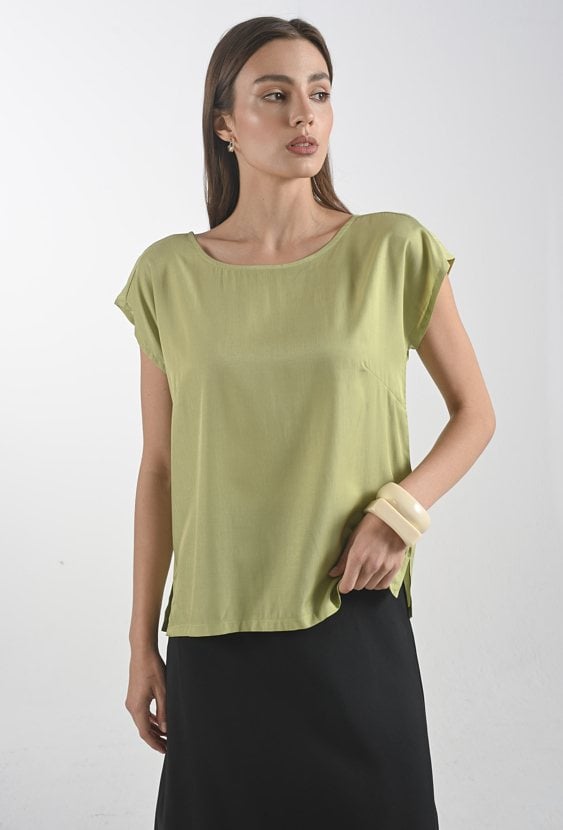Oliwkowa bluzka z krótkim rękawem