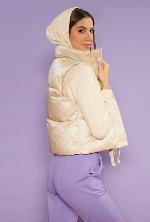 Krótka, pikowana kamizelka