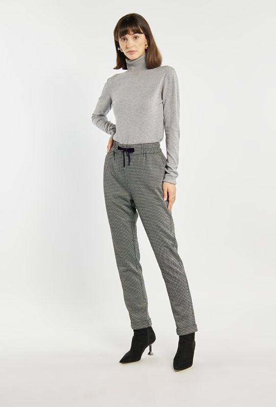 Spodnie w drobny wzór