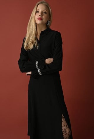 Koszula z biżuteryjnym akcentem