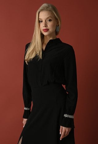 Koszula z biżuteryjnym akcentem