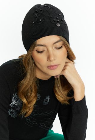 Czapka damska z koralikami