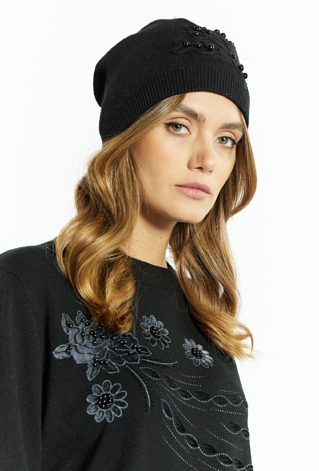 Czapka damska z koralikami