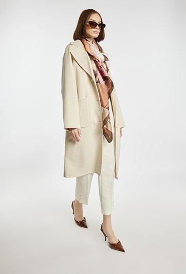 Elegancki płaszcz z dodatkiem wełny