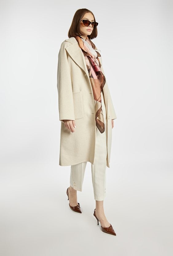 Elegancki płaszcz z dodatkiem wełny