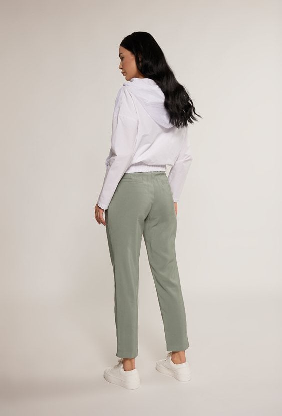 Materiałowe spodnie z wiskozy