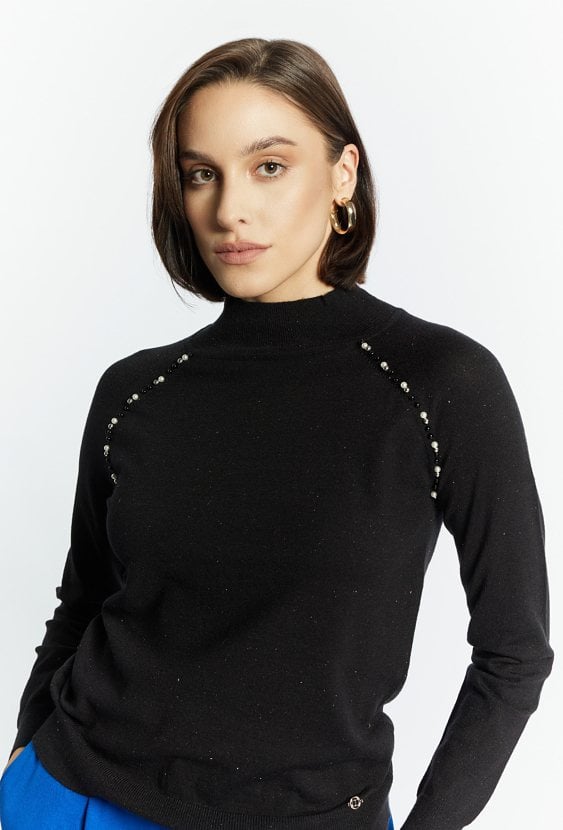 Połyskujący sweter z dżetami