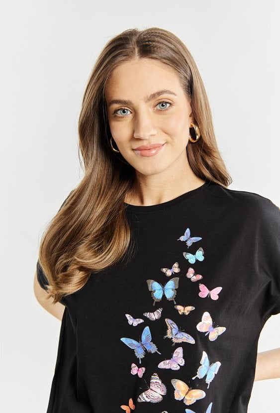 T-shirt damski z małymi motylami