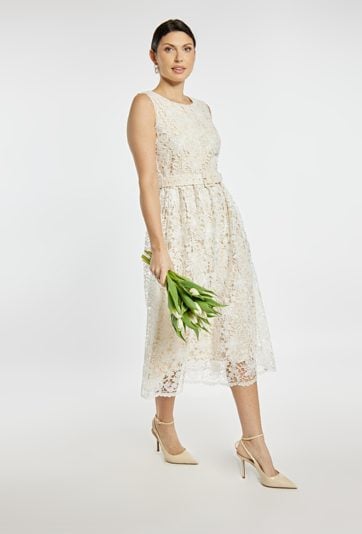 Elegancka sukienka z koronki