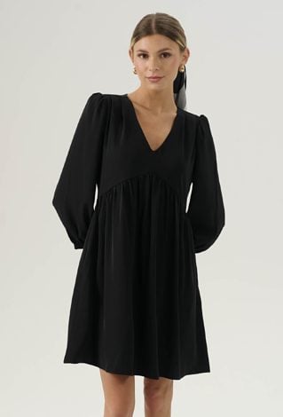 Czarna oversizowa sukienka