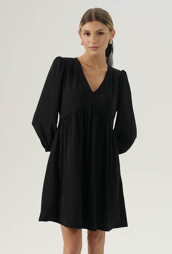 Czarna oversizowa sukienka