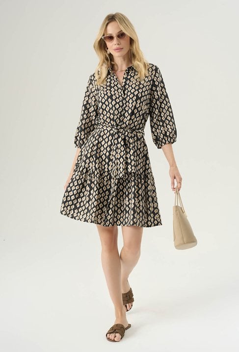 Krótka sukienka w ciekawy print