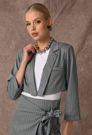 Krótka szara marynarka w prążek