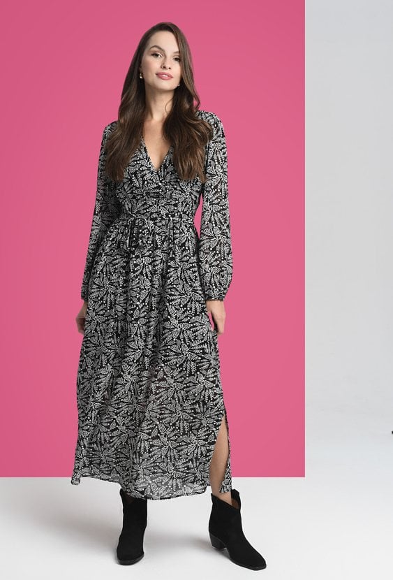 Długa sukienka w biało - czarny wzór