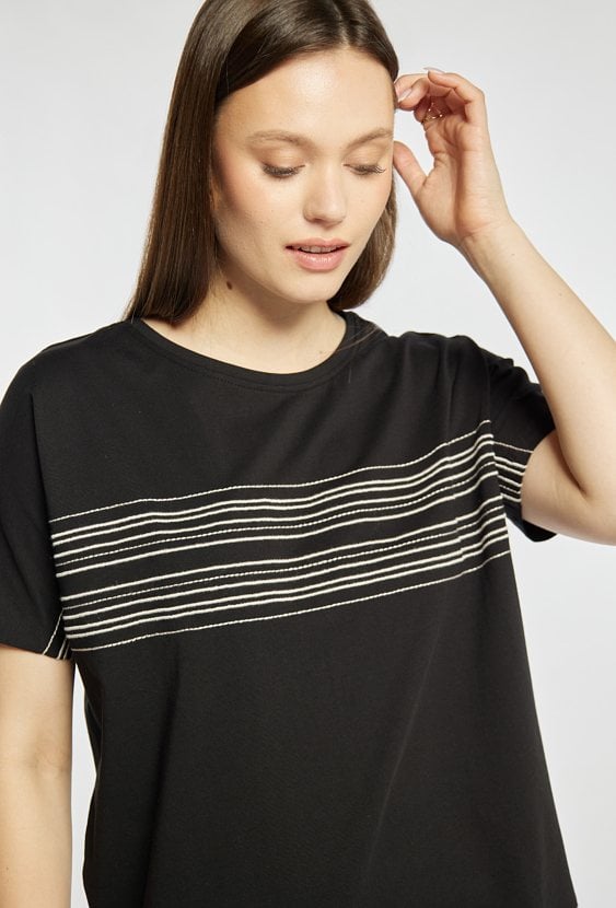 T-shirt damski z bawełny