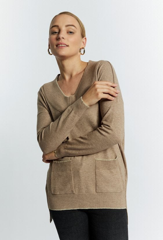 Sweter damski z kieszonkami