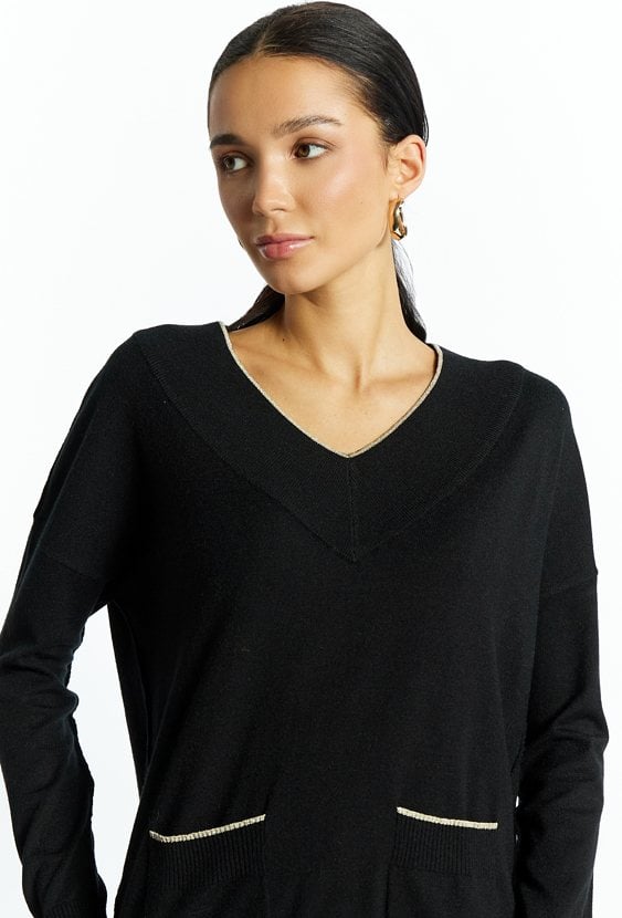 Sweter damski z kieszonkami