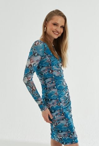 Dopasowana sukienka z drapowaniem