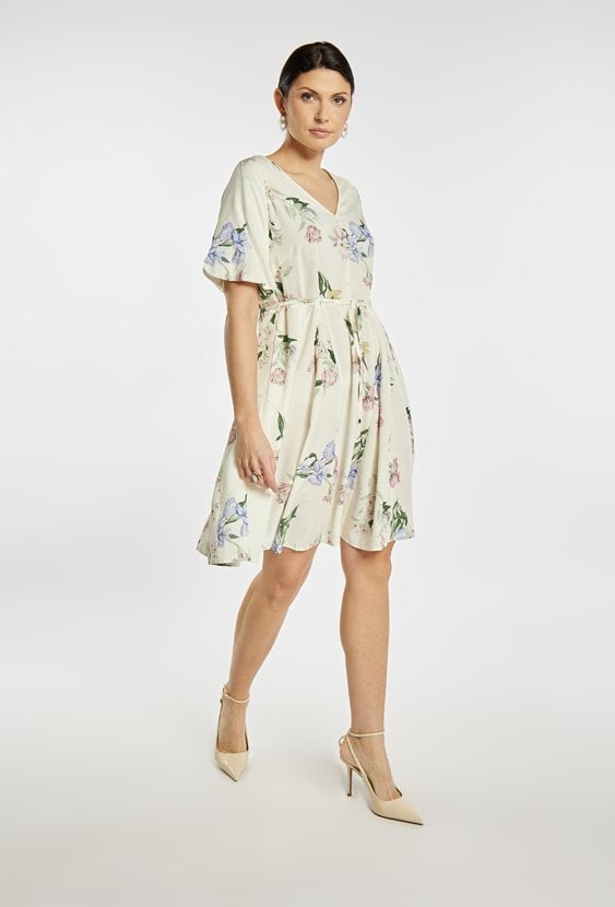 Zwiewna sukienka w kwiaty