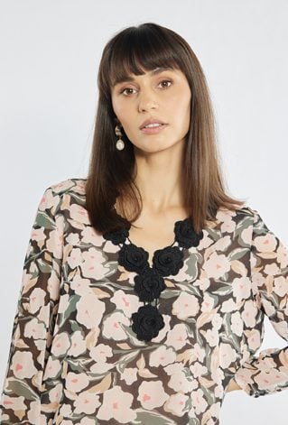 Elegancka bluzka z kwiatowym wzorem