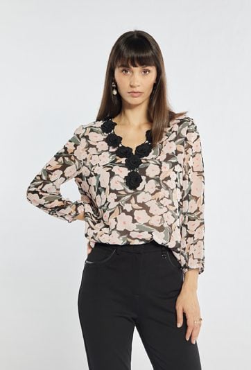 Elegancka bluzka z kwiatowym wzorem
