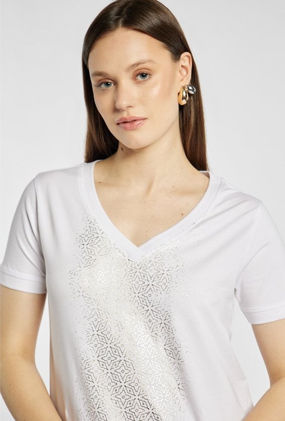 T-shirt z wiązaniem na dole