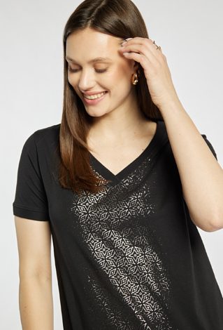 T-shirt z wiązaniem na dole