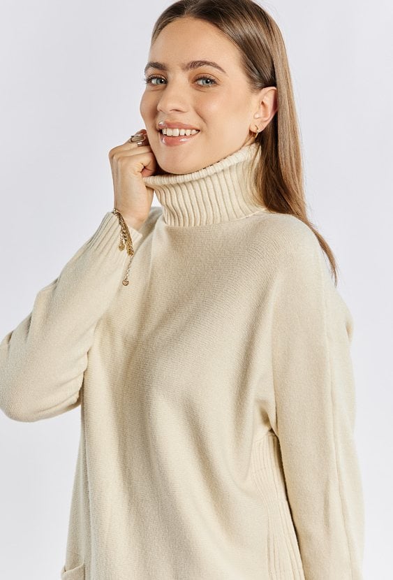 Sweter damski z golfem