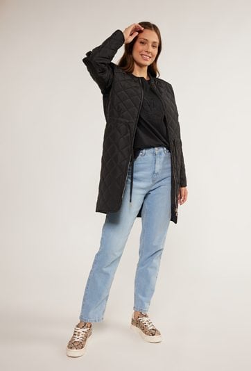 Pikowany płaszcz z krótką stójką