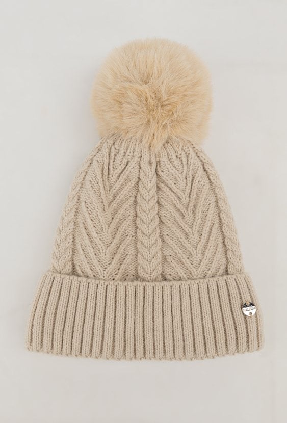 Beżowa czapka z pomponem