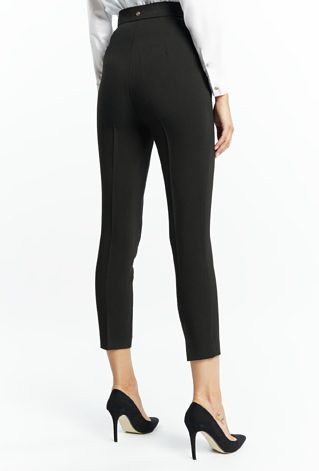 Cygaretki z ozdobnymi guzikami