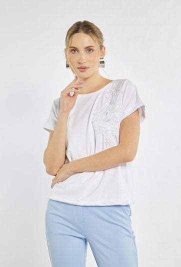 T-shirt z haftowanym wzorem