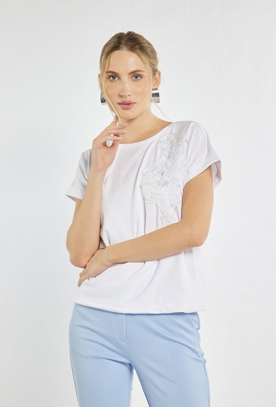 T-shirt z haftowanym wzorem