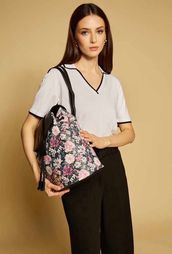 Plecak damski z kwiatowym motywem