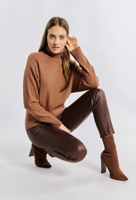 Sweter damski z golfem