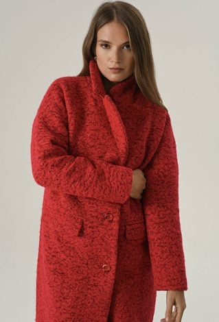 Czerwony płaszcz z wełną